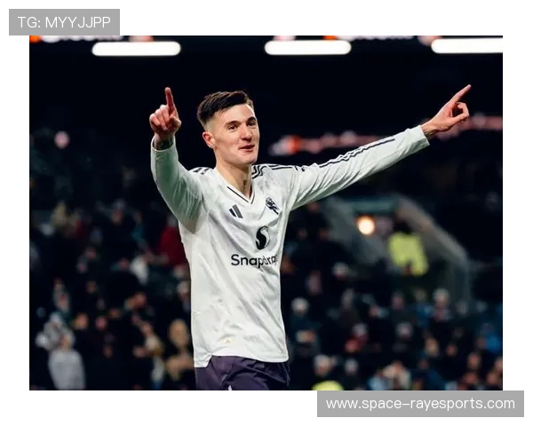 谢什科关键球助曼联，首发位置竞争激烈